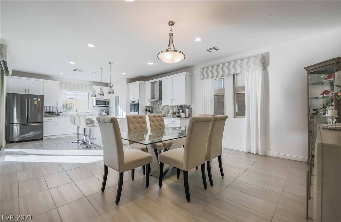 10007 Rams Leap Avenue Las Vegas, NV 89166 - Photo 11 of 37