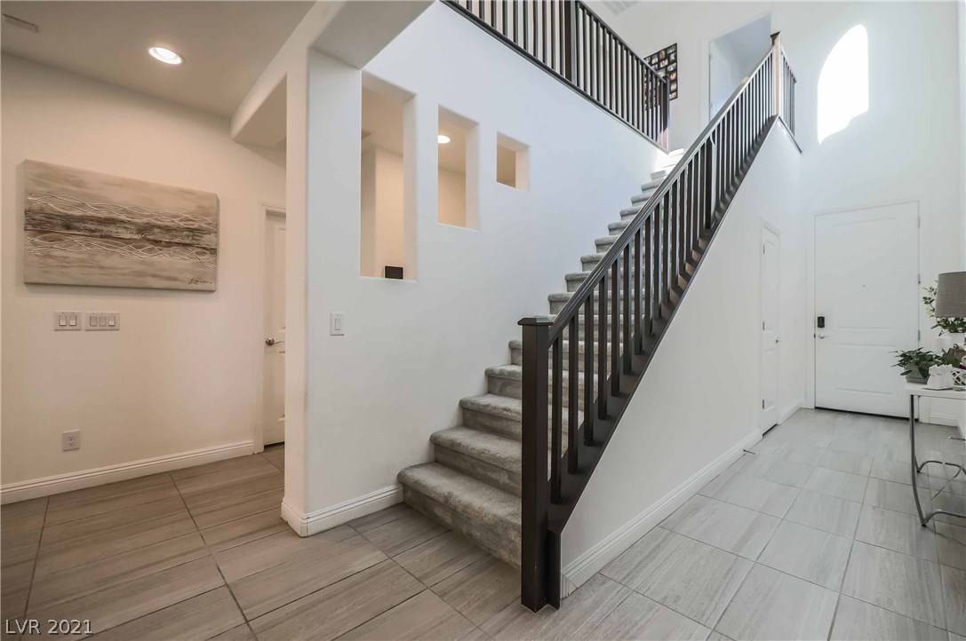 10007 Rams Leap Avenue Las Vegas, NV 89166 - Photo 2 of 37