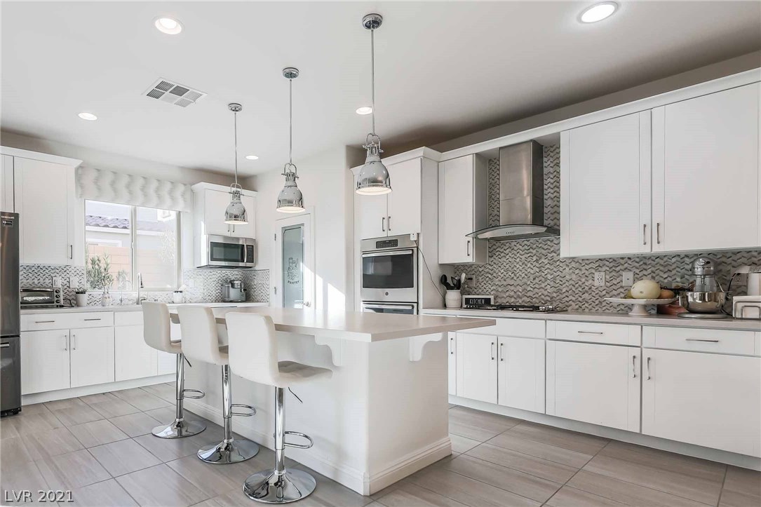 10007 Rams Leap Avenue Las Vegas, NV 89166 - Photo 6 of 37