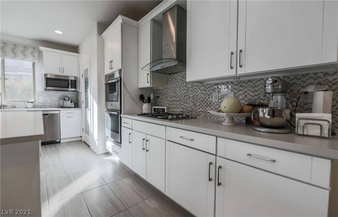 10007 Rams Leap Avenue Las Vegas, NV 89166 - Photo 8 of 37