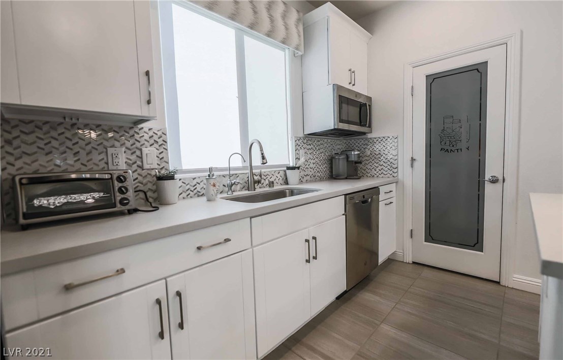 10007 Rams Leap Avenue Las Vegas, NV 89166 - Photo 9 of 37