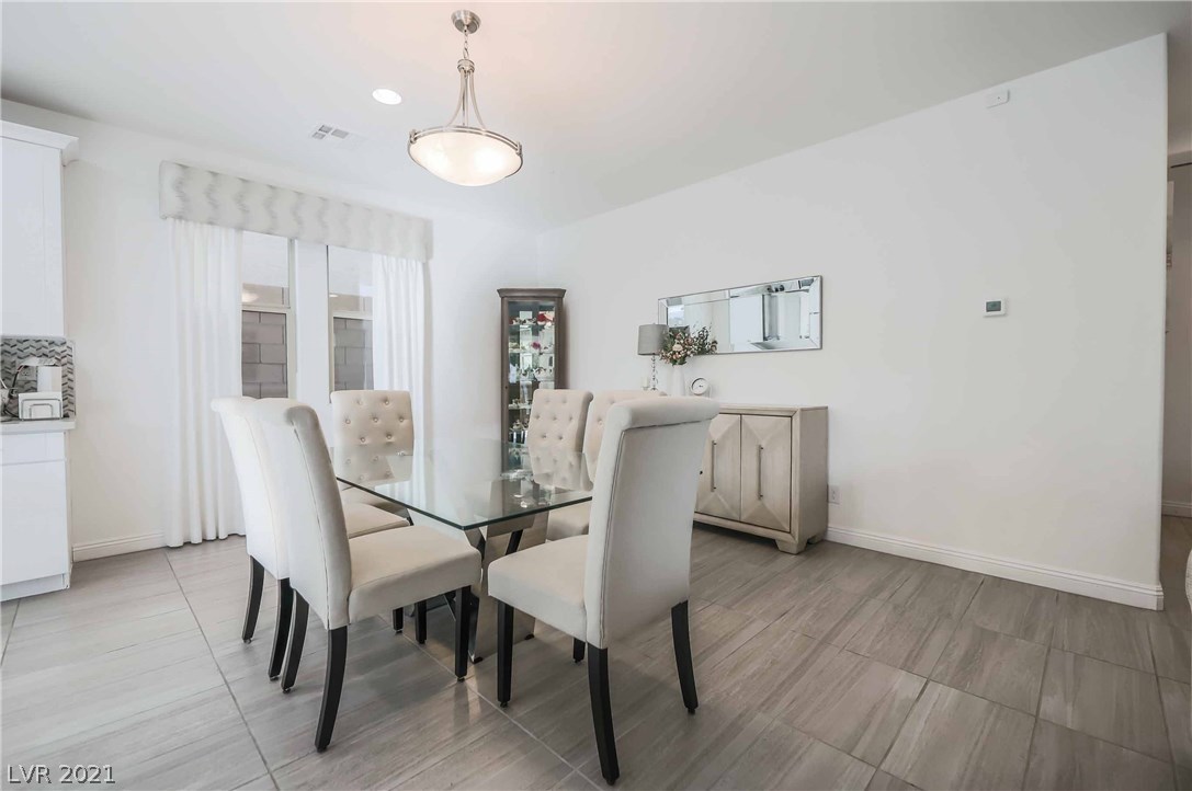 10007 Rams Leap Avenue Las Vegas, NV 89166 - Photo 10 of 37