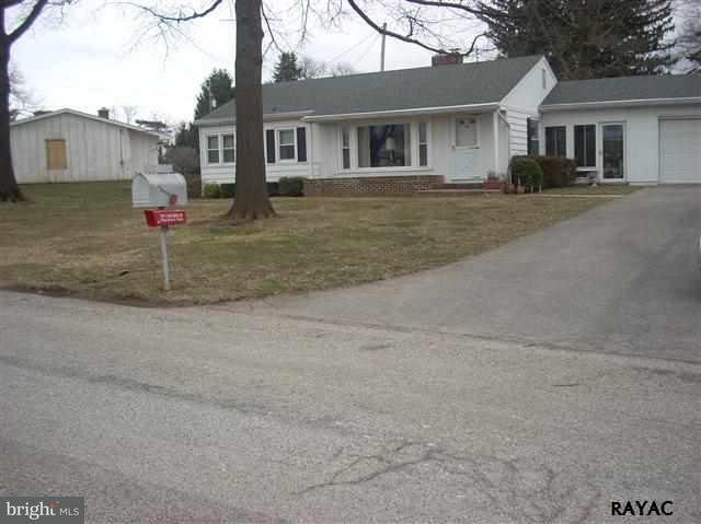 2320 Breezewood Road York, PA 17408 - Photo 3 of 24 Gallery Image 3
