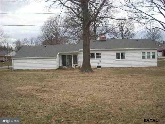 2320 Breezewood Road York, PA 17408 - Photo 4 of 24 Gallery Image 4