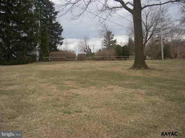 2320 Breezewood Road York, PA 17408 - Photo 5 of 24 Gallery Image 5