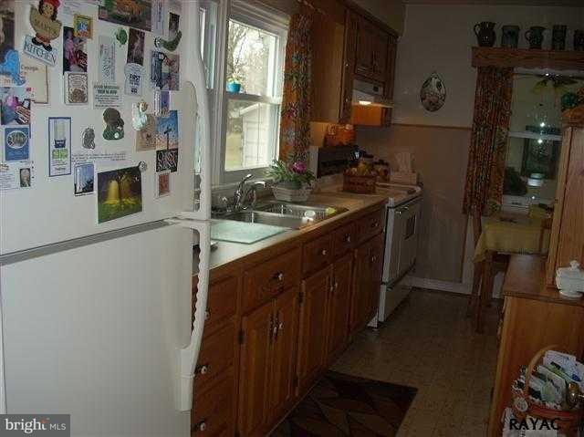 2320 Breezewood Road York, PA 17408 - Photo 8 of 24 Gallery Image 8