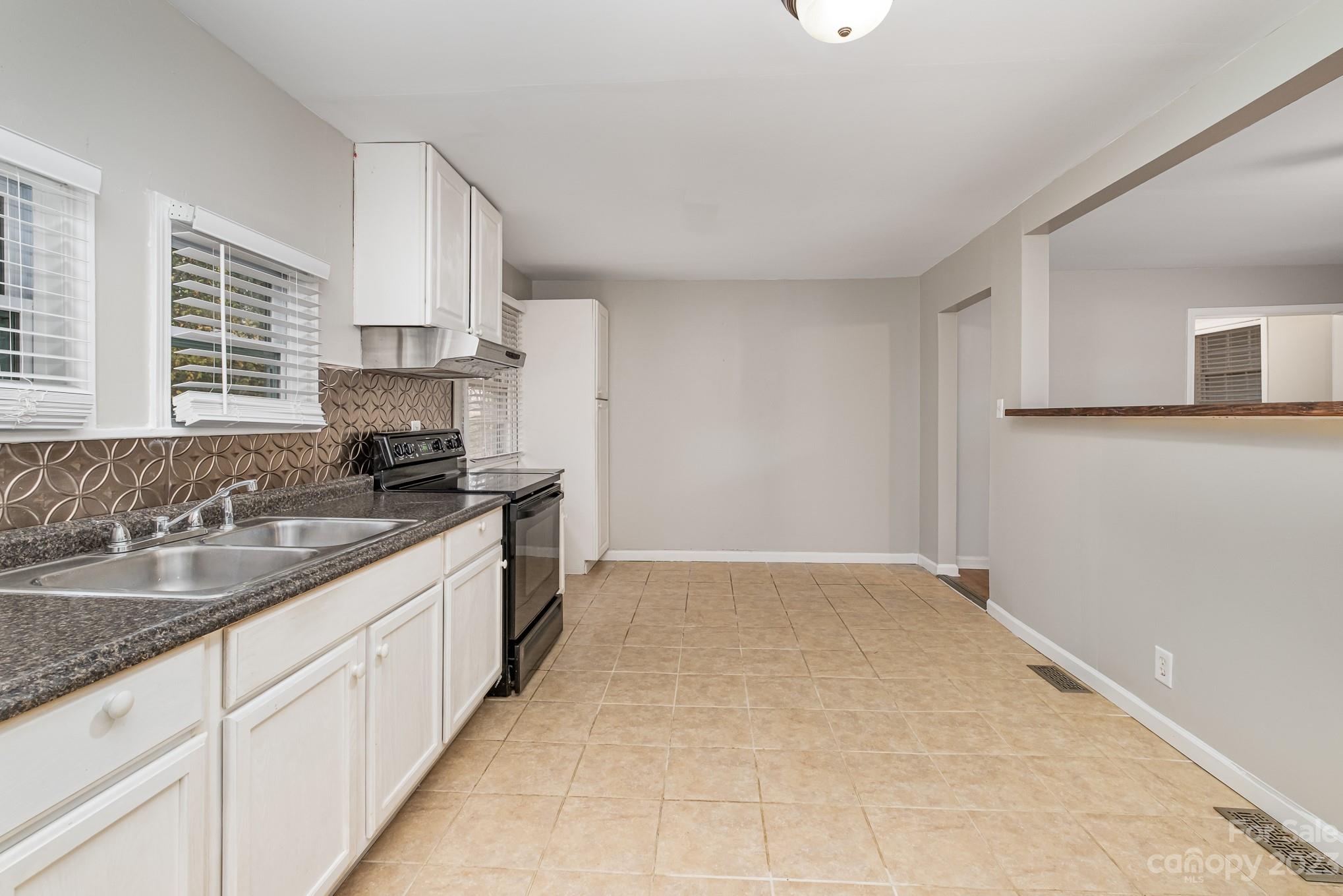 412 Queens Road Gastonia, NC 28052 - Photo 11 of 29 Gallery Image 11