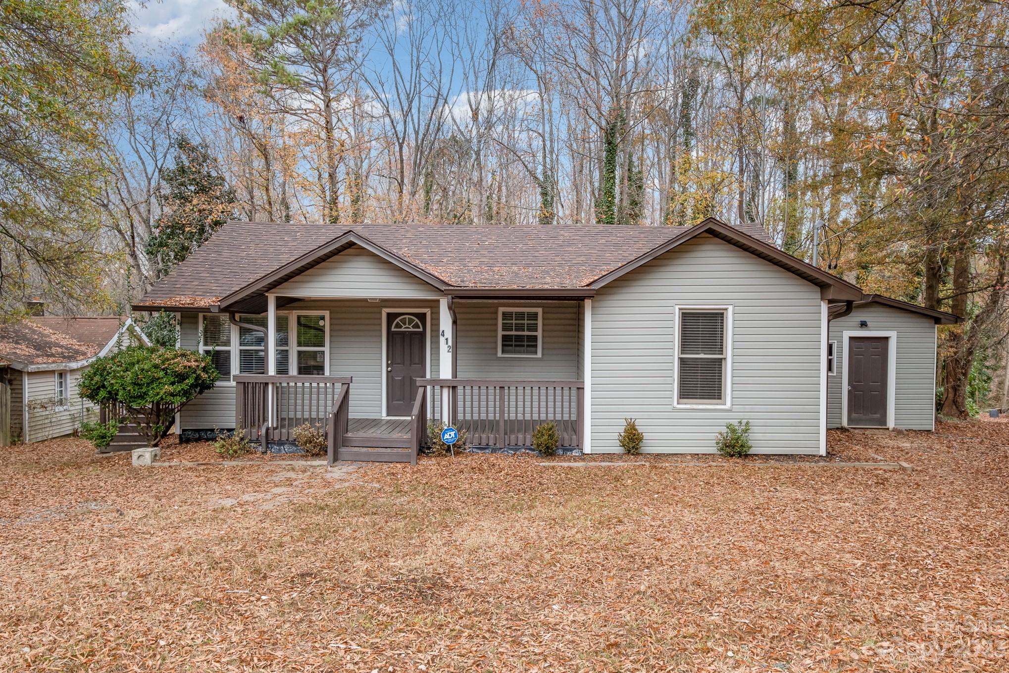 412 Queens Road Gastonia, NC 28052 - Photo 2 of 29 Gallery Image 2
