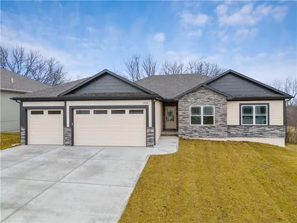 $419,900 | 810 West Shawhan Parkway, Lee's Summit, MO 64086