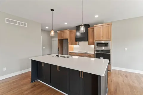 $419,900 | 810 West Shawhan Parkway, Lee's Summit, MO 64086