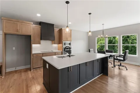 $419,900 | 810 West Shawhan Parkway, Lee's Summit, MO 64086