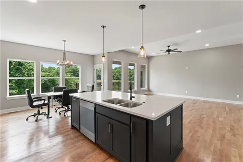 $419,900 | 810 West Shawhan Parkway, Lee's Summit, MO 64086