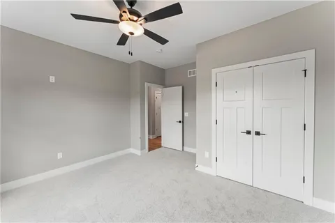 $419,900 | 810 West Shawhan Parkway, Lee's Summit, MO 64086