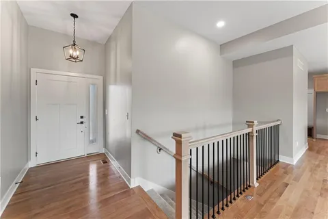 $419,900 | 810 West Shawhan Parkway, Lee's Summit, MO 64086