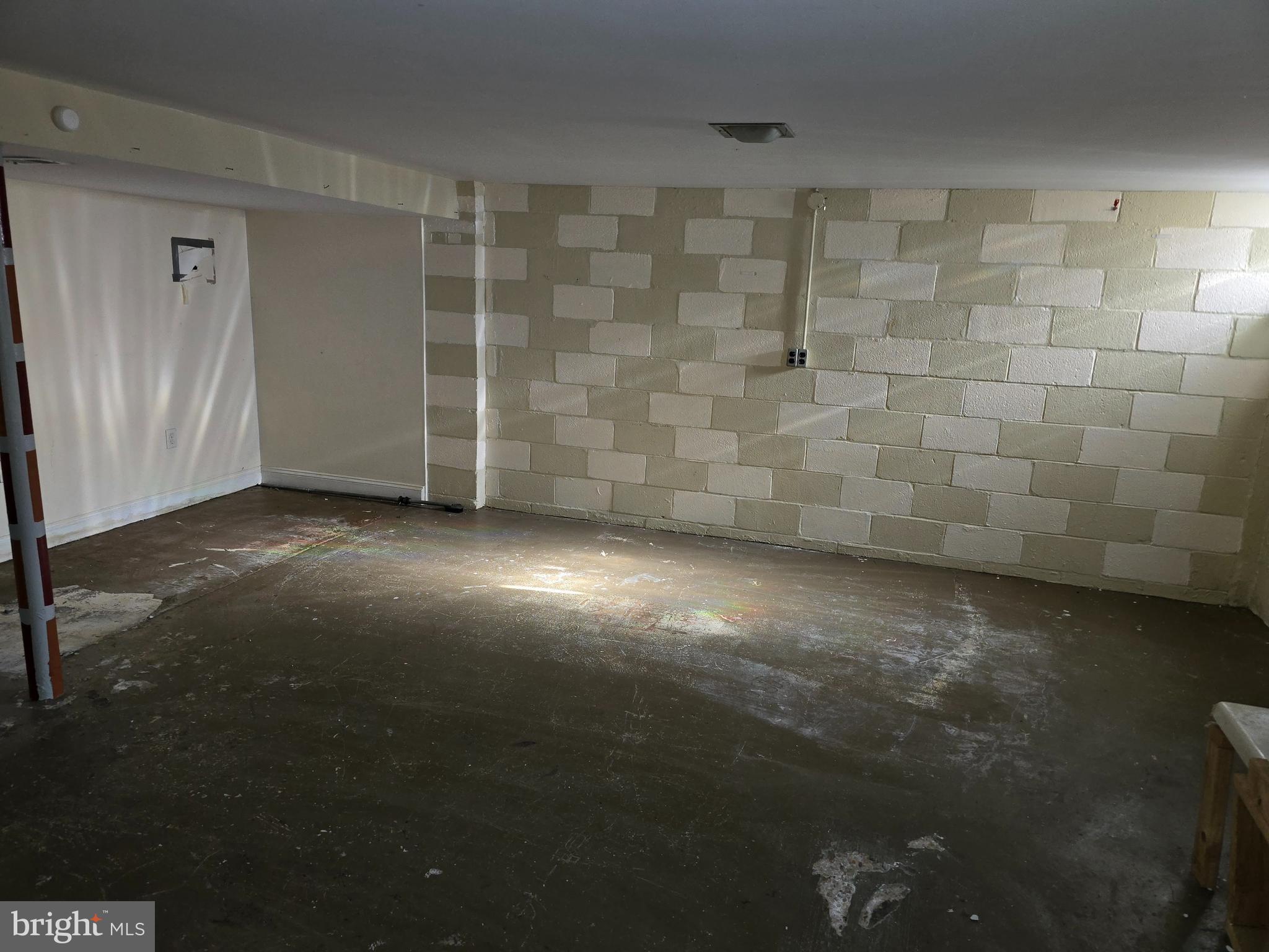 1708 Hartsdale Road Baltimore, MD 21239 - Photo 24 of 26 a view of empty room