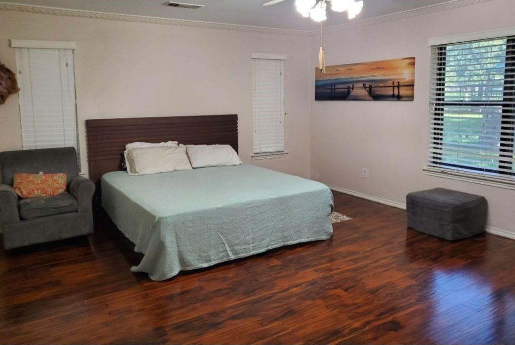 2524 Mockingbird Road Burleson, TX 76028 - Photo 10 of 33