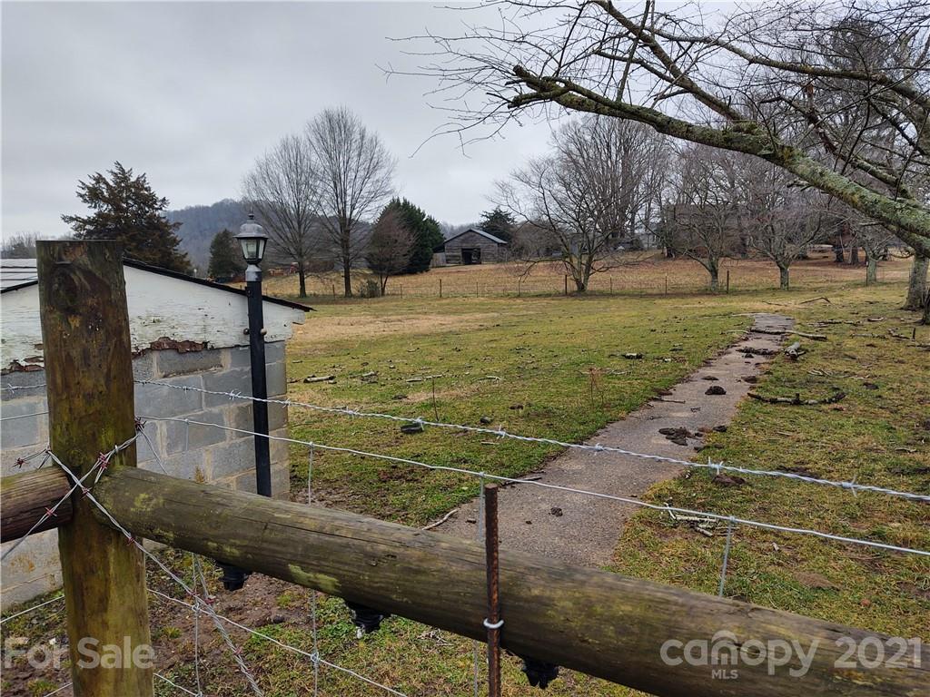 1756 Black Oak Ridge Road Taylorsville, NC 28681 - Photo 5 of 19 Gallery Image 5