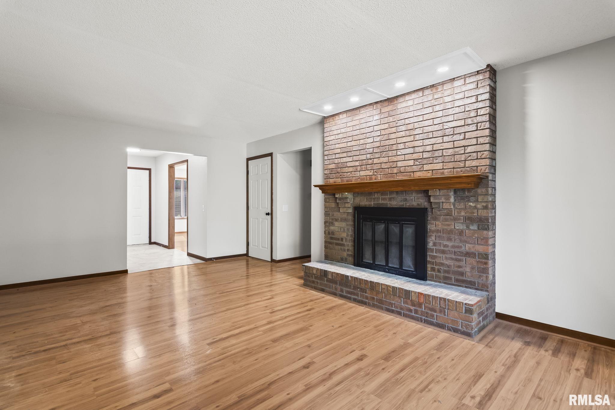 2545 Winfield Drive Springfield, IL 62704 - Photo 17 of 41 Gallery Image 17