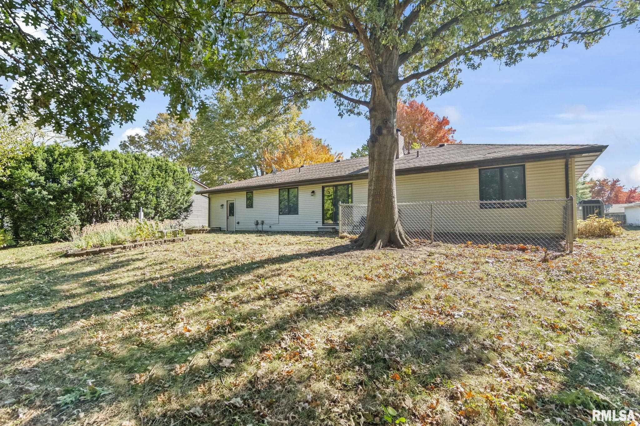 2545 Winfield Drive Springfield, IL 62704 - Photo 37 of 41 Gallery Image 37