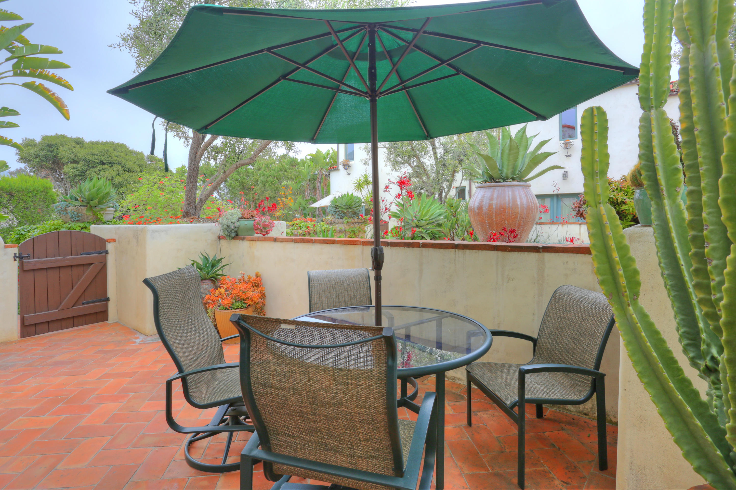 1011 Rinconada Road, Unit A Santa Barbara, CA 93101 - Photo 15 of 23 Courtyard patio