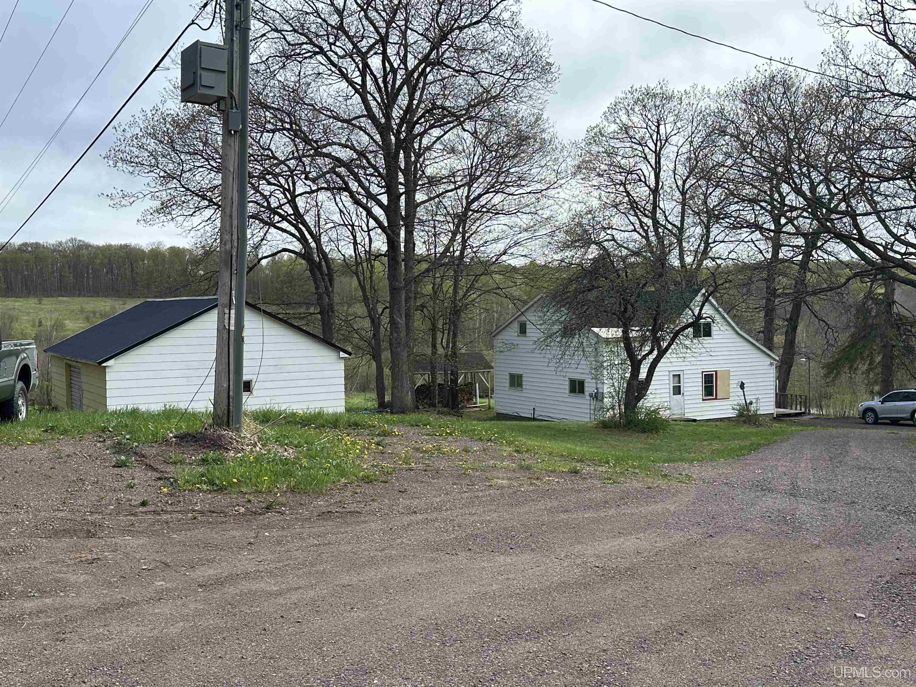 310 Indianhead Road Wakefield, MI 49968 - Photo 2 of 36
