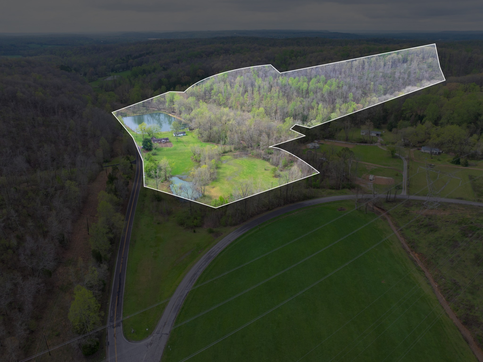191 Forks Of The River Road Waverly, TN 37185 - Photo 2 of 59 a bird view of a bathtub