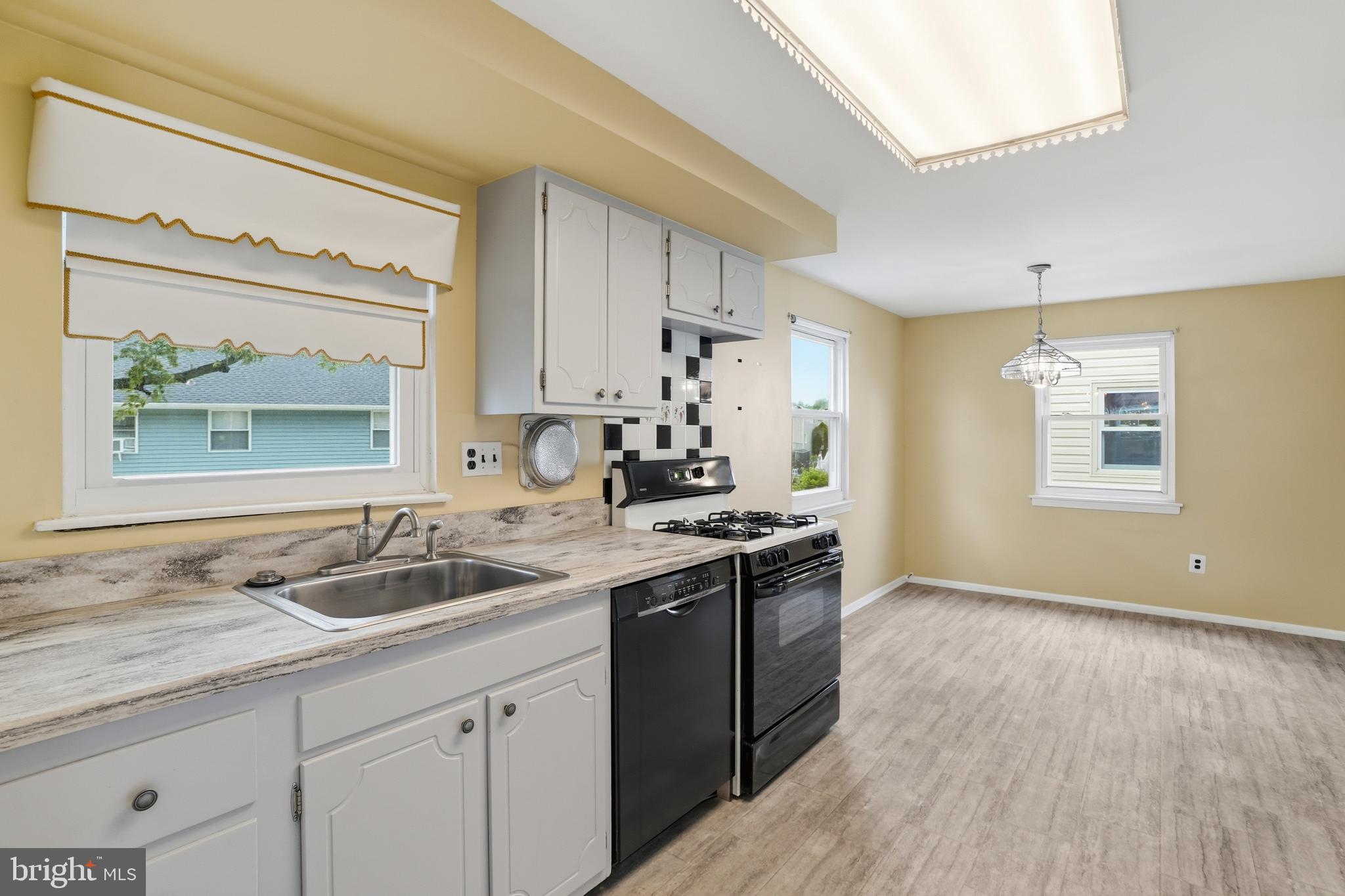 10113 Galahad Road Philadelphia, PA 19116 - Photo 14 of 41