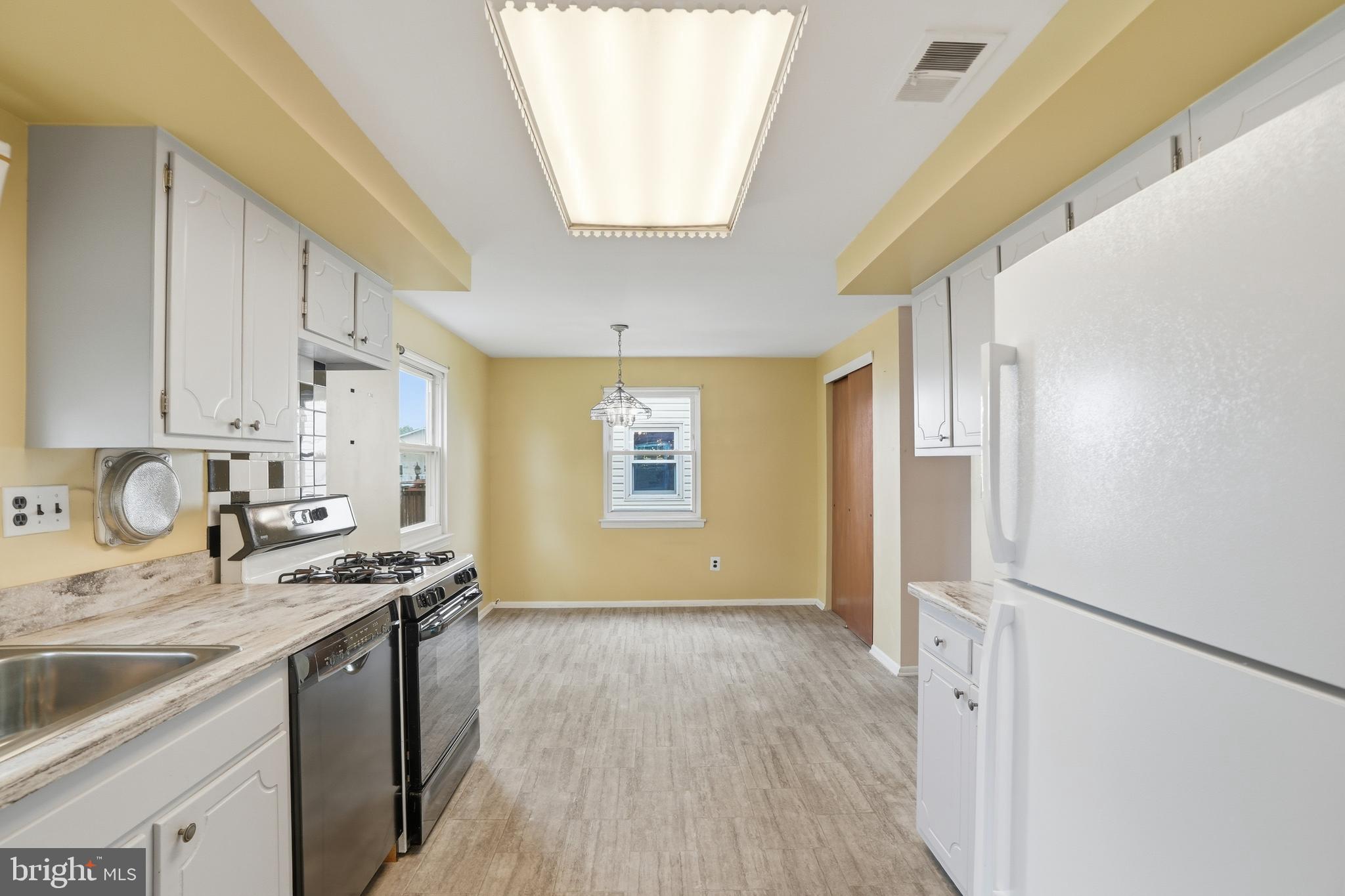 10113 Galahad Road Philadelphia, PA 19116 - Photo 15 of 41