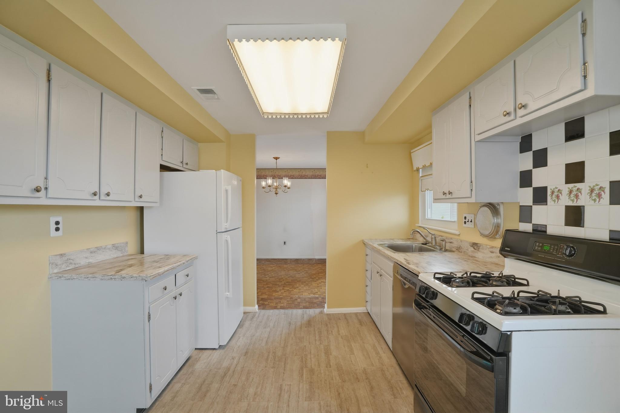 10113 Galahad Road Philadelphia, PA 19116 - Photo 17 of 41