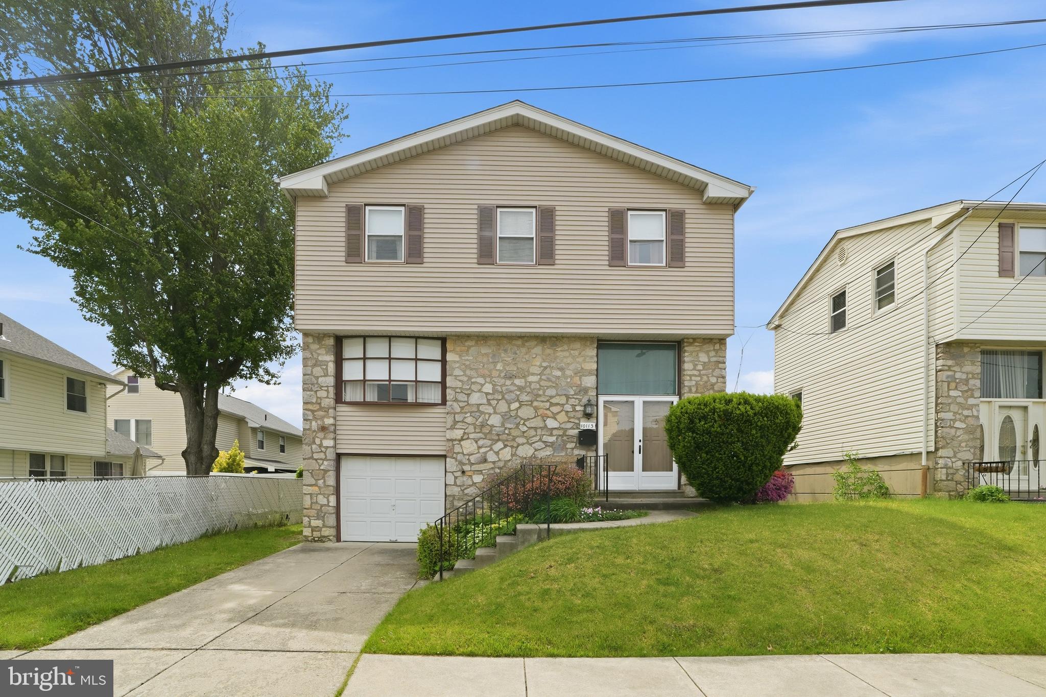 10113 Galahad Road Philadelphia, PA 19116 - Photo 3 of 41
