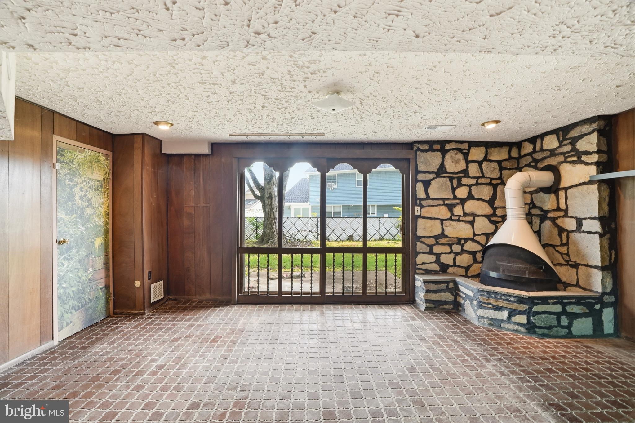 10113 Galahad Road Philadelphia, PA 19116 - Photo 33 of 41