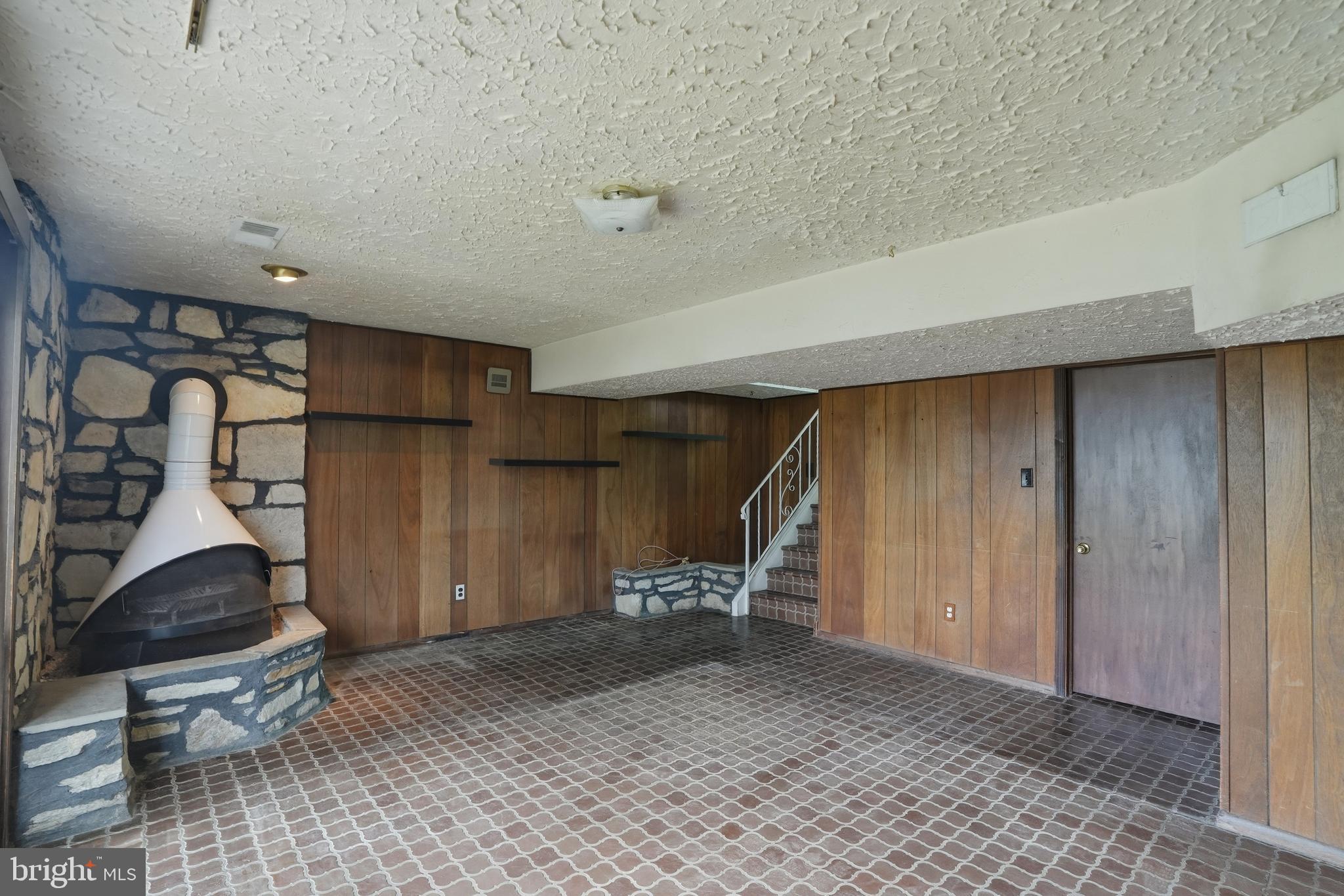 10113 Galahad Road Philadelphia, PA 19116 - Photo 35 of 41
