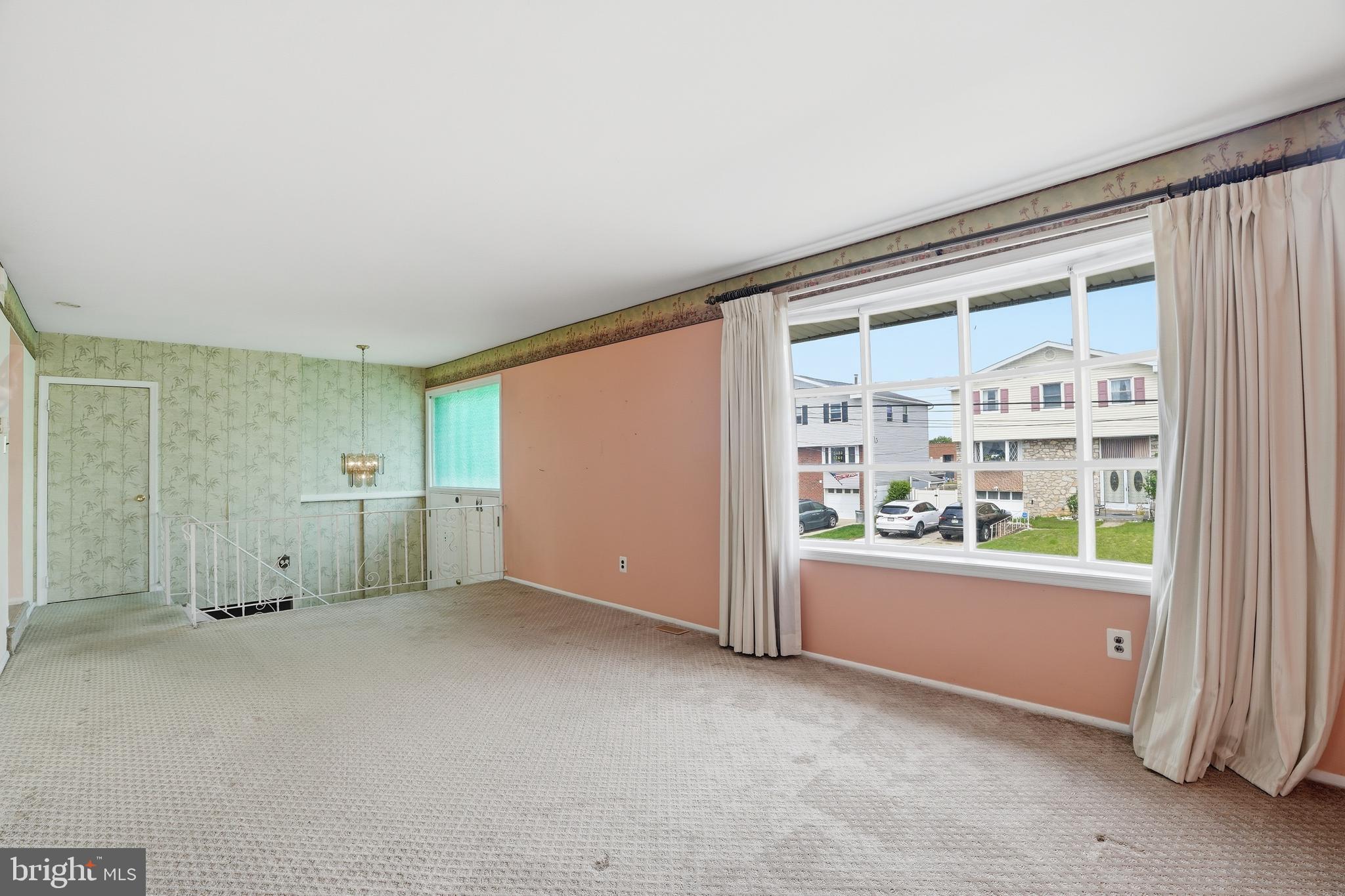 10113 Galahad Road Philadelphia, PA 19116 - Photo 5 of 41