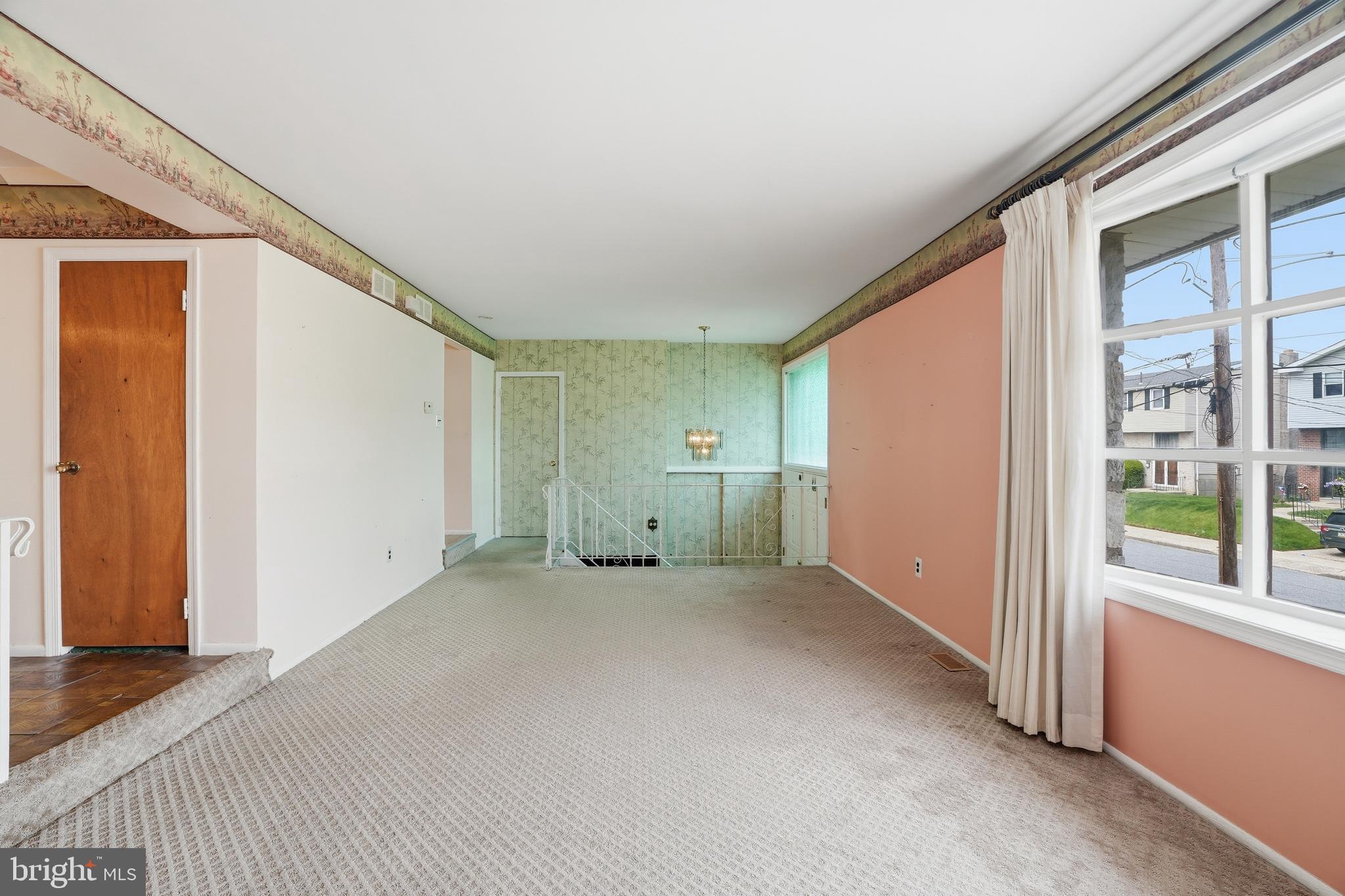 10113 Galahad Road Philadelphia, PA 19116 - Photo 6 of 41