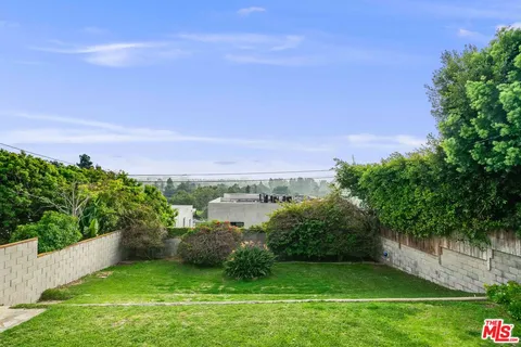 $1,999,999 | 1770 Bryn Mawr Avenue, Santa Monica, CA 90405