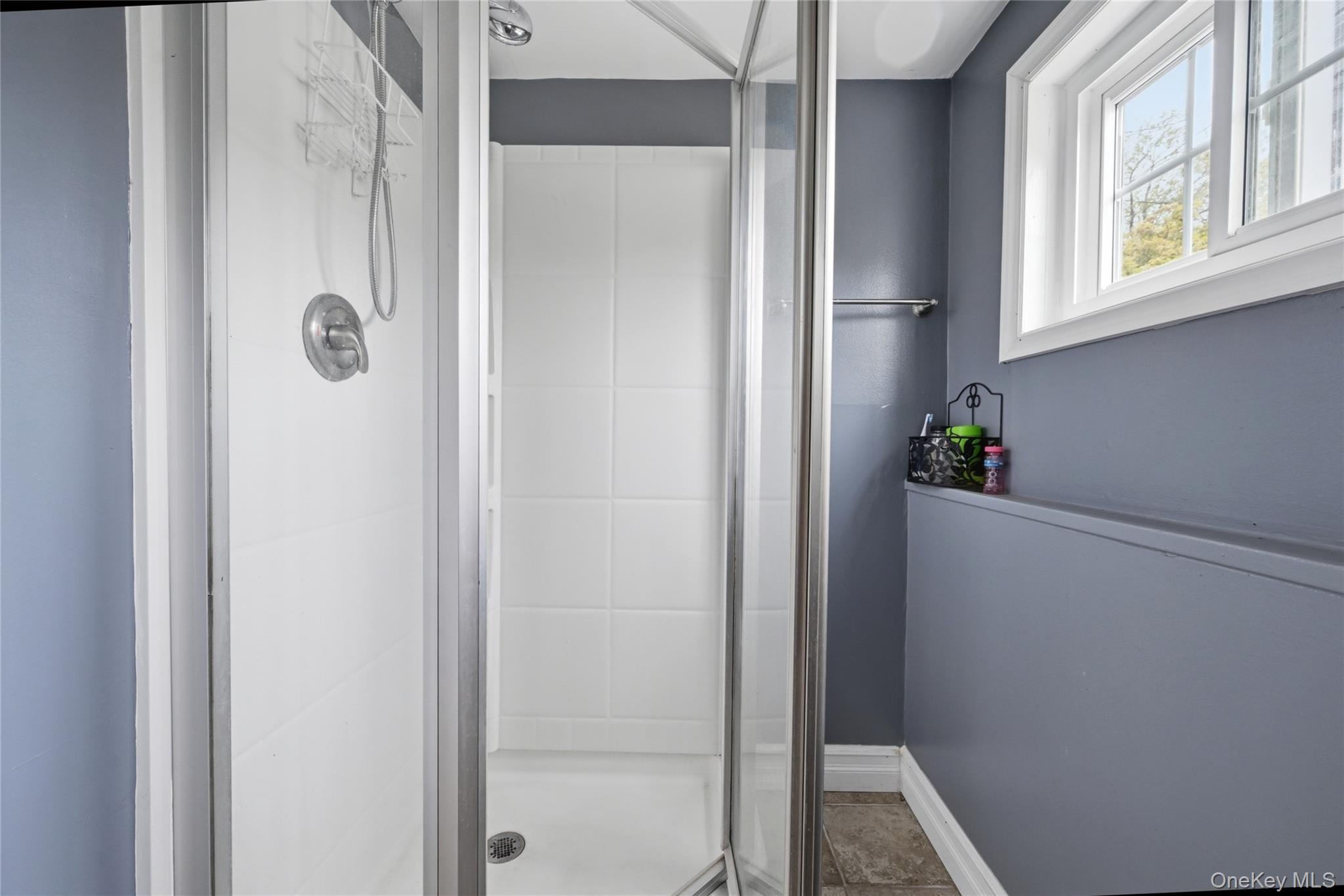 572 Benjamin Road North Babylon, NY 11703 - Photo 8 of 29