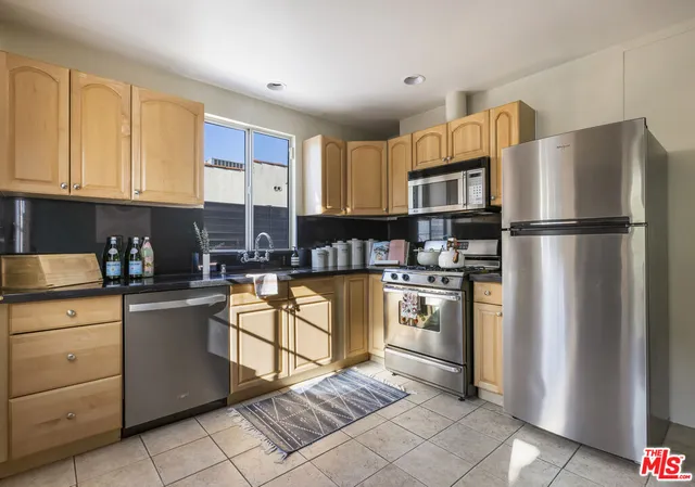 $1,649,000 | 1525 Carmona Avenue, Los Angeles, CA 90019