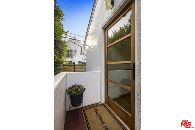 $1,649,000 | 1525 Carmona Avenue, Los Angeles, CA 90019