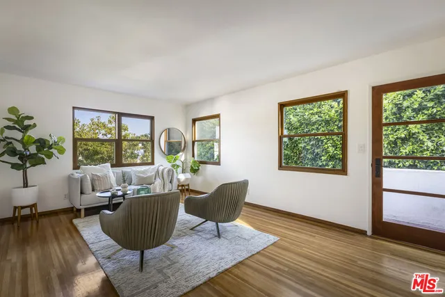 $1,649,000 | 1525 Carmona Avenue, Los Angeles, CA 90019