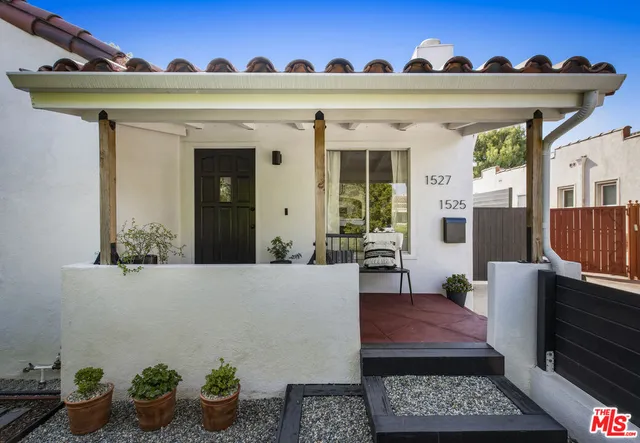 $1,649,000 | 1525 Carmona Avenue, Los Angeles, CA 90019