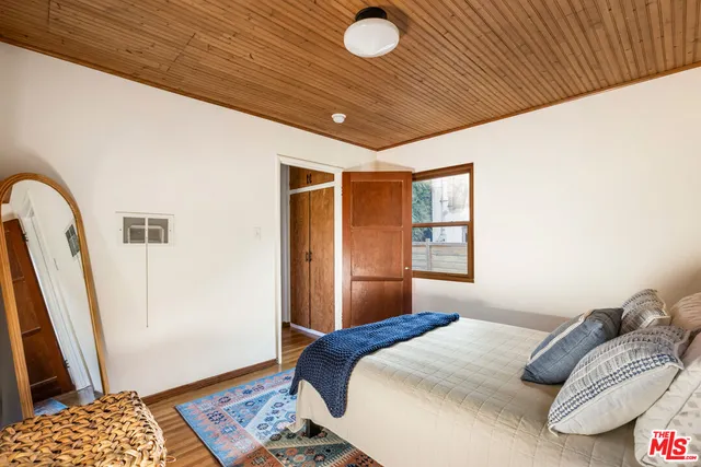 $1,649,000 | 1525 Carmona Avenue, Los Angeles, CA 90019