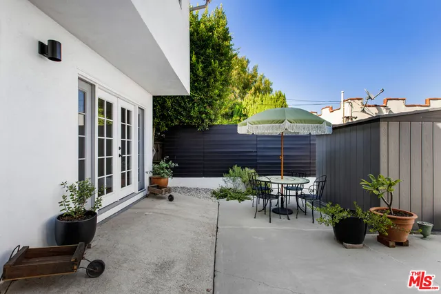 $1,649,000 | 1525 Carmona Avenue, Los Angeles, CA 90019