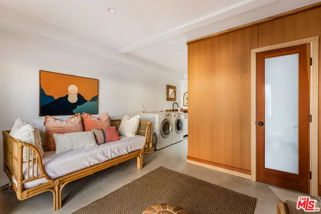 $1,649,000 | 1525 Carmona Avenue, Los Angeles, CA 90019