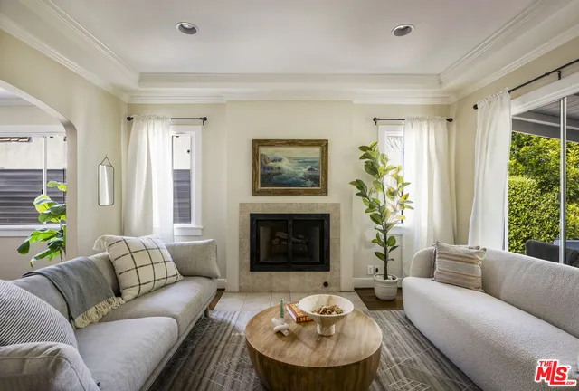 $1,649,000 | 1525 Carmona Avenue, Los Angeles, CA 90019