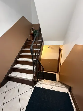 $2,500 | 5140 West 87th Street, Unit 1, Burbank, IL 60459