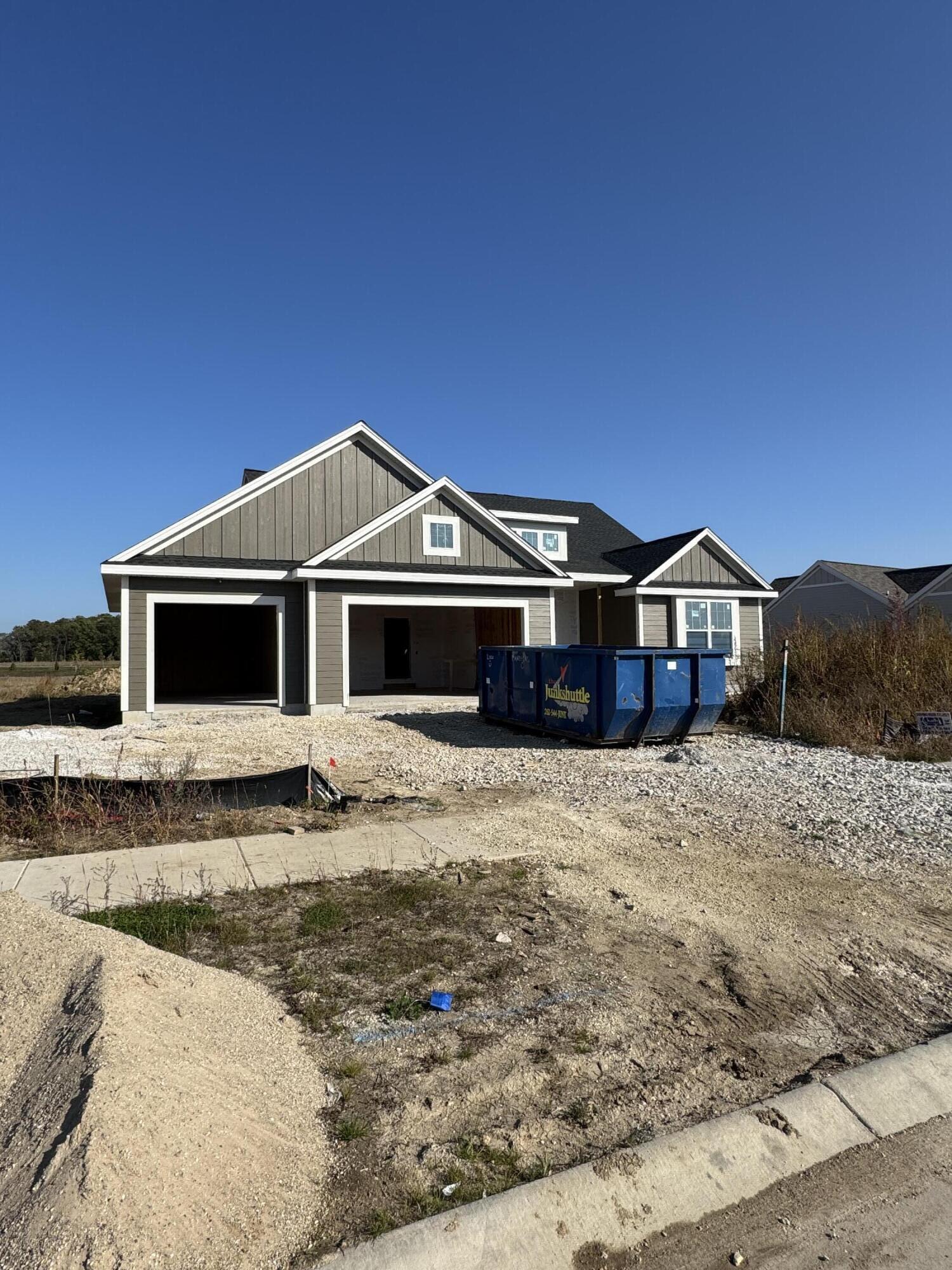 9938 Migratory Lane Mequon, WI 53097 - Photo 1 of 16 IMG_2065