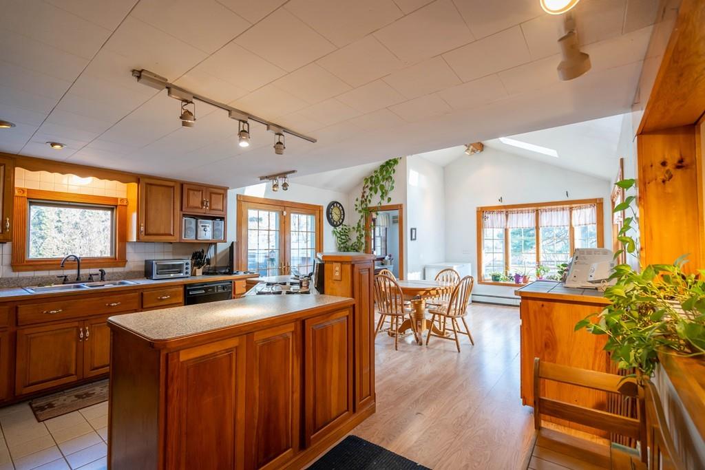 15 Pinrock Road Auburn, MA 01501 - Photo 8 of 42 Gallery Image 8