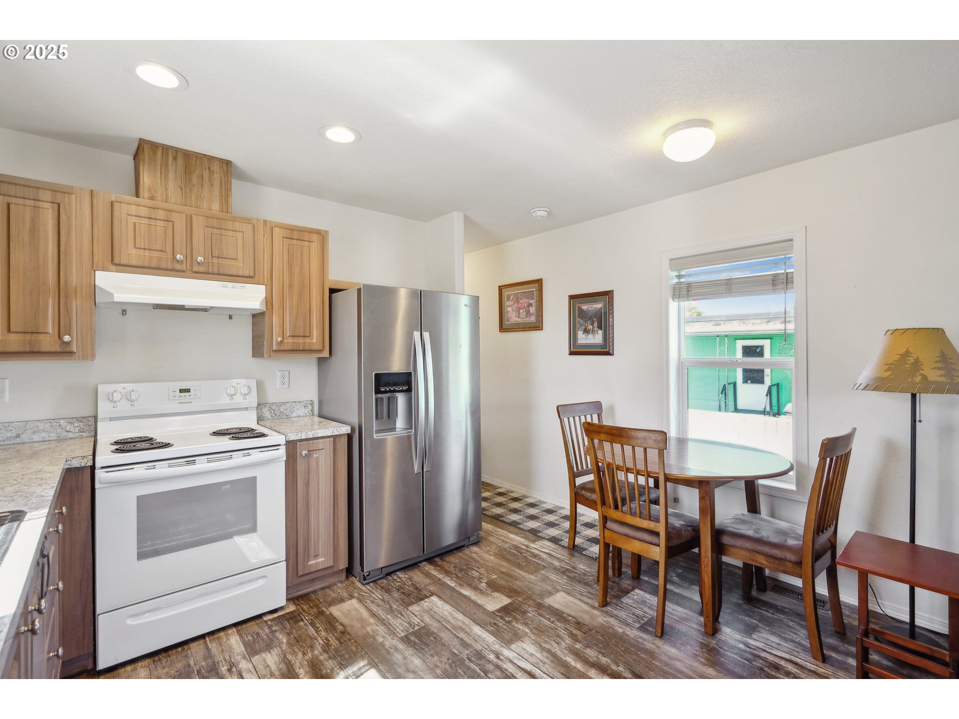 19605 River Road, Unit 10 Gladstone, OR 97027 - Photo 7 of 23 Kitchen/Nook