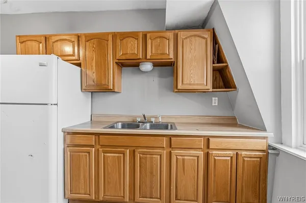 $1,250 | 2111 Seneca Street, Unit 4, Buffalo, NY 14210