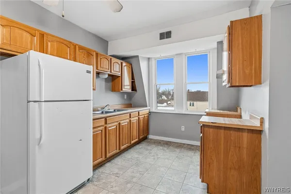 $1,250 | 2111 Seneca Street, Unit 4, Buffalo, NY 14210